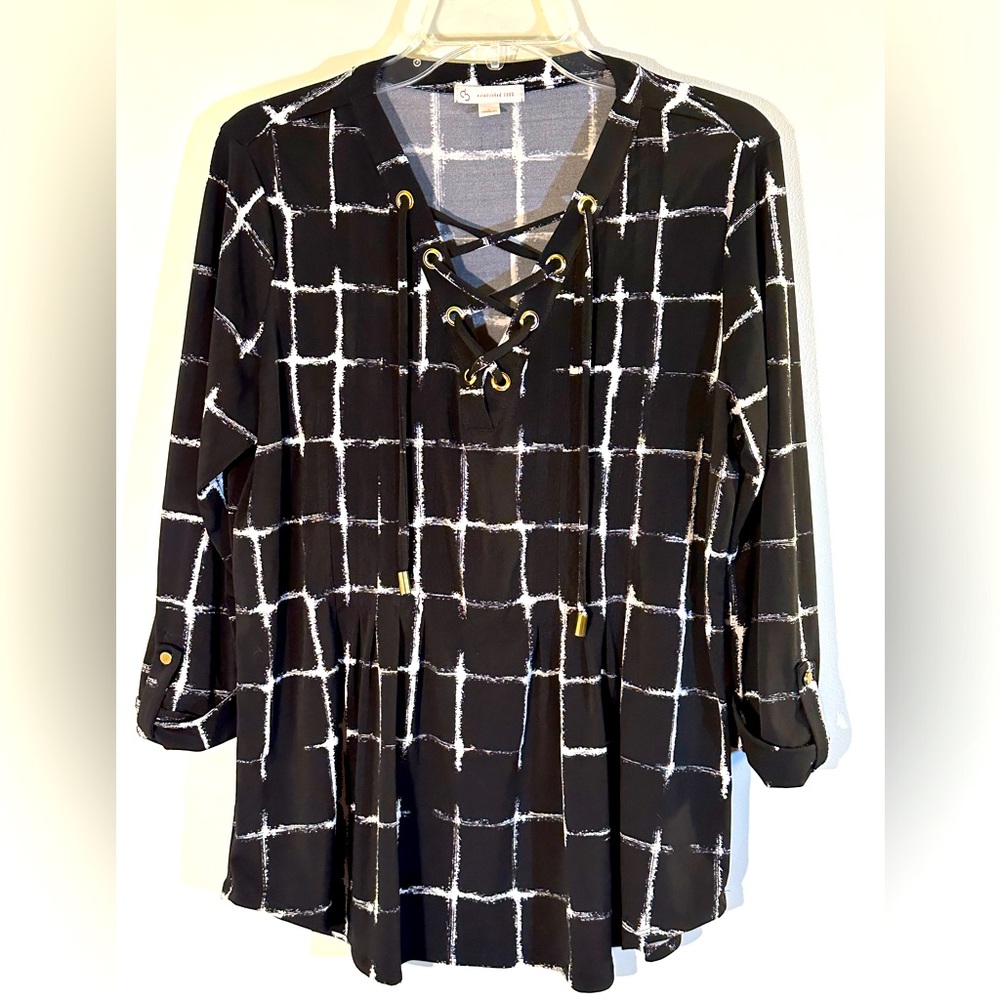 NWOT DB EST. 1962 ARTSY SHOELACE TOP